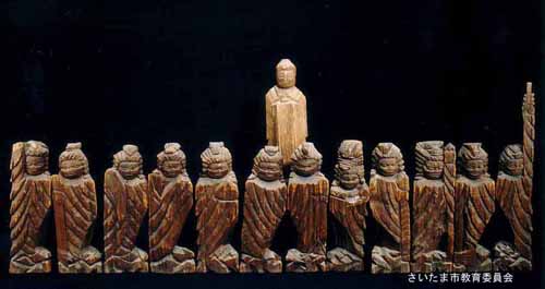 Enkū statues